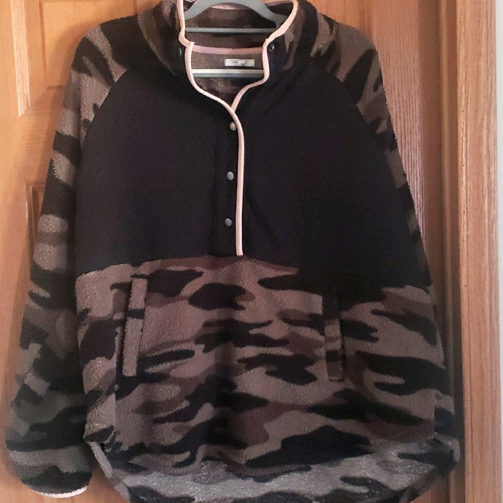 Fleece sweatshirt